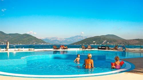 Открытый бассейн