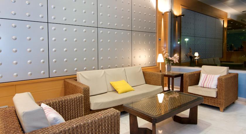 Лаунж в холле