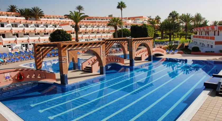 Плавательный бассейн