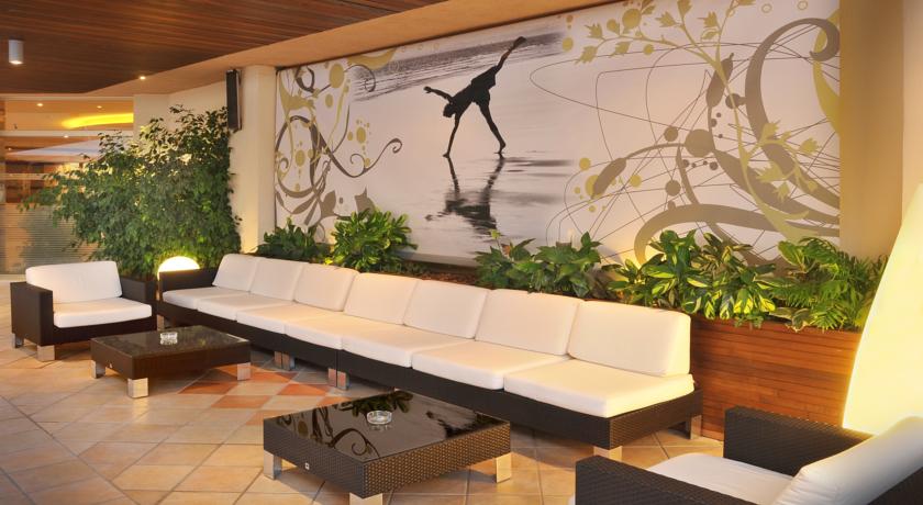 Лаунж в холле