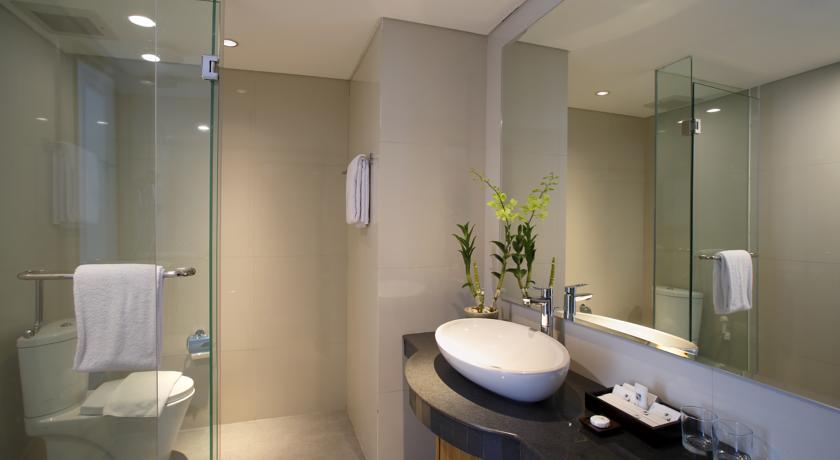 Номера в отеле Swiss-Belhotel Petitenget, Бали, Индонезия