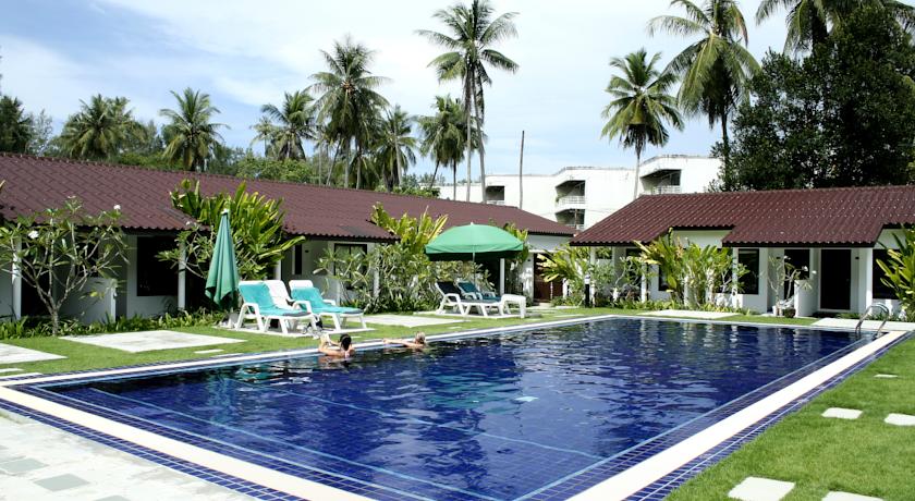 Бассейн и терраса для загара