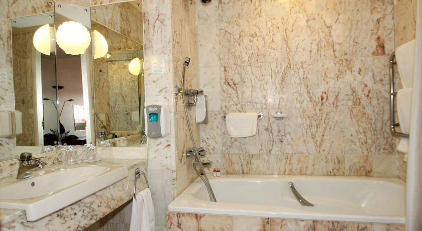 Номера в отеле Hullu Poro, Леви, Финляндия