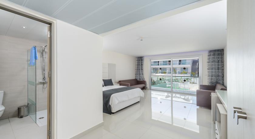 Номера в отеле Tasia Maris Oasis, Айя-Напа, Кипр