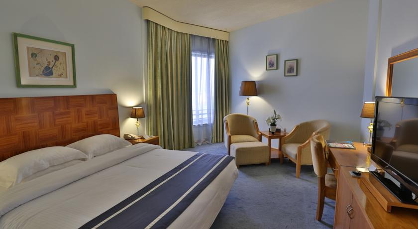 Номера в отеле Beach Hotel by Bin Majid Hotels & Resorts, Рас-эль-Хайма, ОАЭ