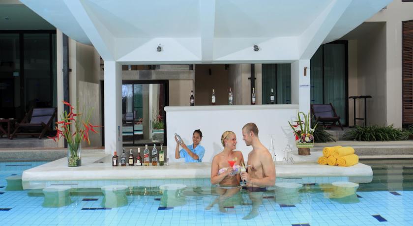 Бар у басейна