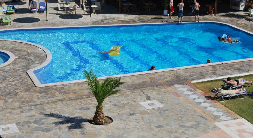 Открытый бассейн