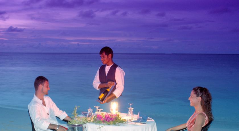 Романтический ужин на побережье