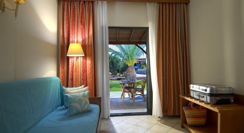 Номера в отеле Blue Dolphin Hotel, Халкидики-Ситония, Греция