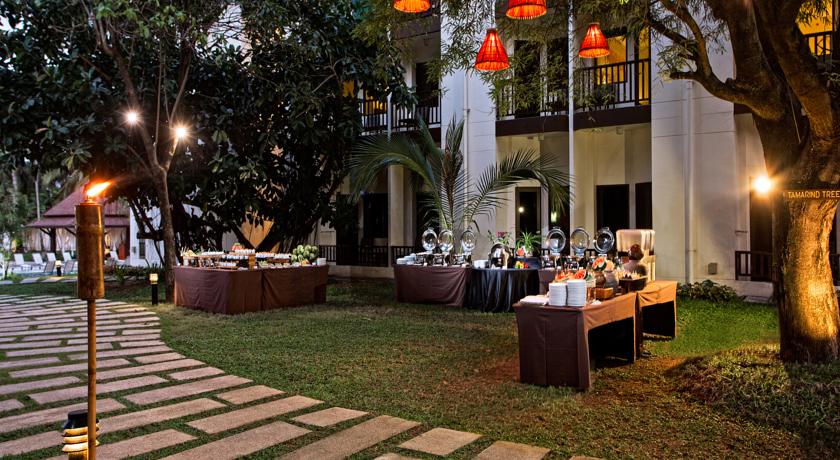 Банкет в саду