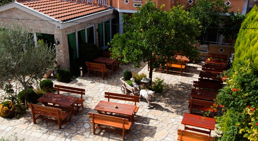 Внутренний дворик отеля