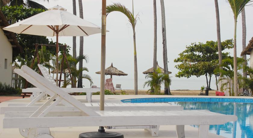 Терраса у бассейна