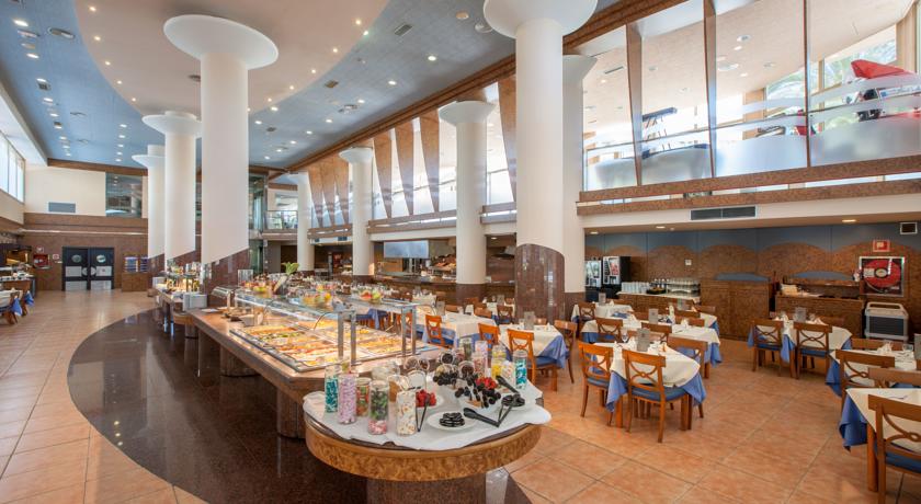 Ресторан со шведским столом