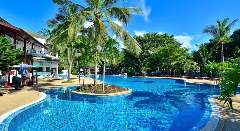 Территория у бассейна