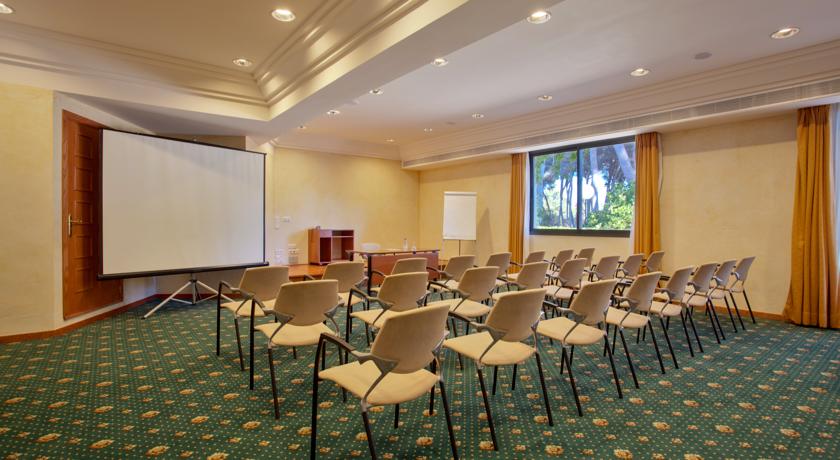 Конференц-зал