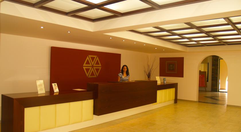 Рецепция в холле