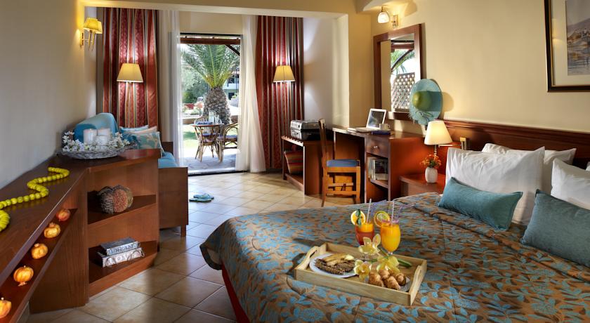 Номера в отеле Blue Dolphin Hotel, Халкидики-Ситония, Греция