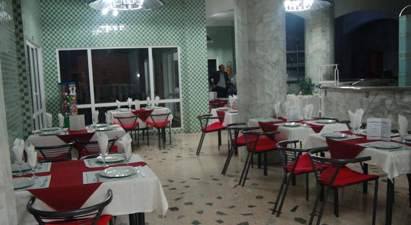 В ресторане