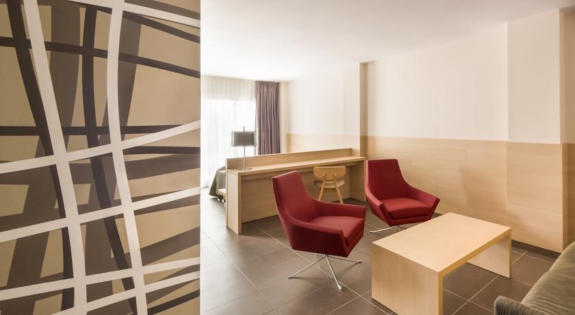 Номера в отеле Aqua Hotel Aquamarina & Spa, Коста дель Маресме, Испания