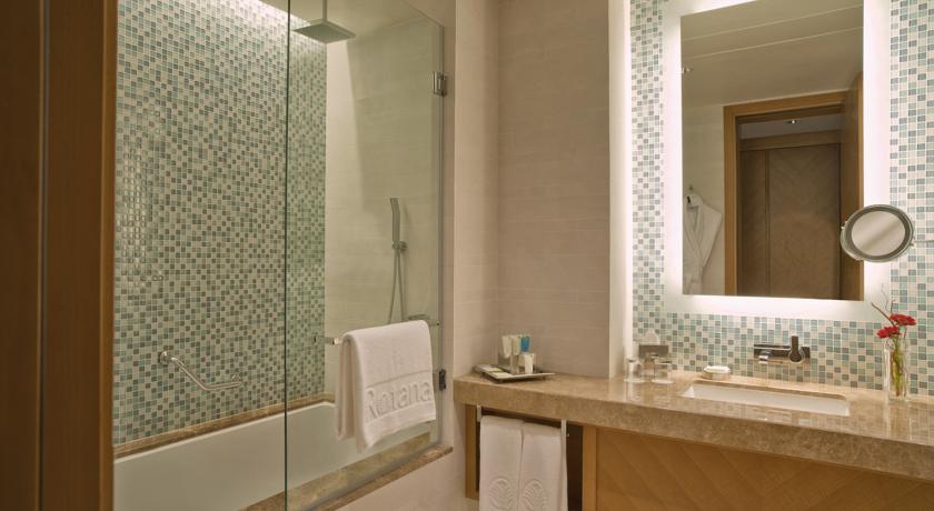 Номера в отеле Al Ghurair Rayhaan by Rotana, Дубай, ОАЭ