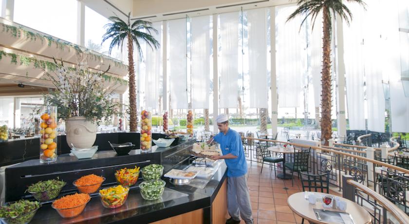 Ресторан со шведским столом