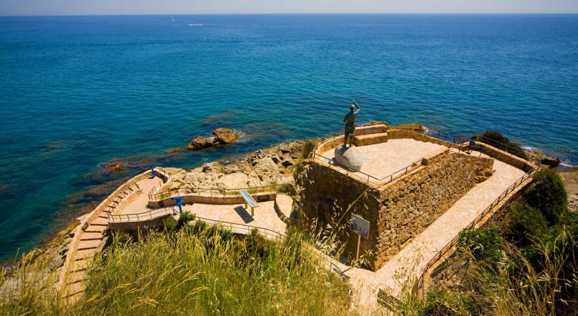 Смотровая площадка у моря