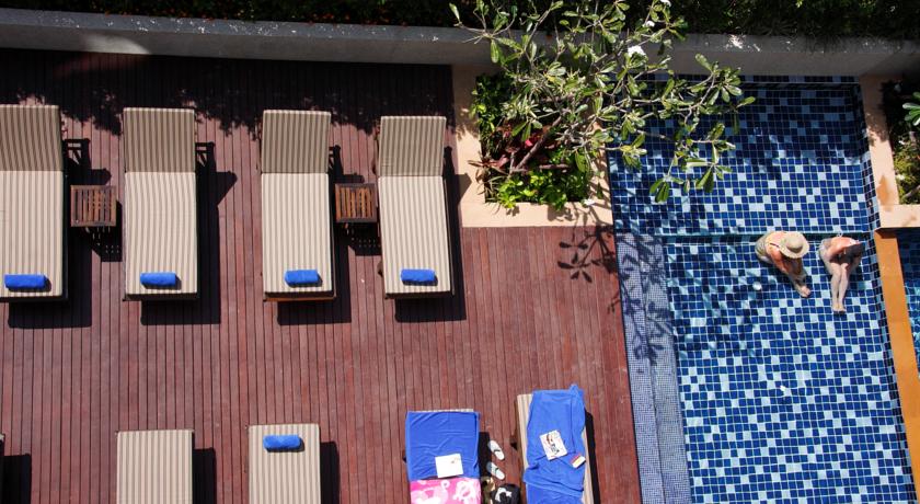 Терраса у бассейна