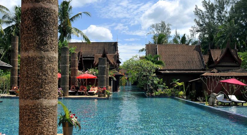 Открытый бассейн