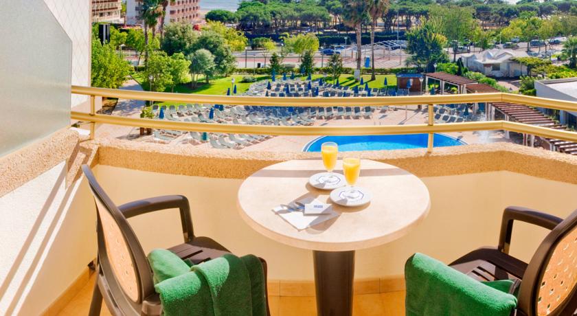 Мебелированный балкон