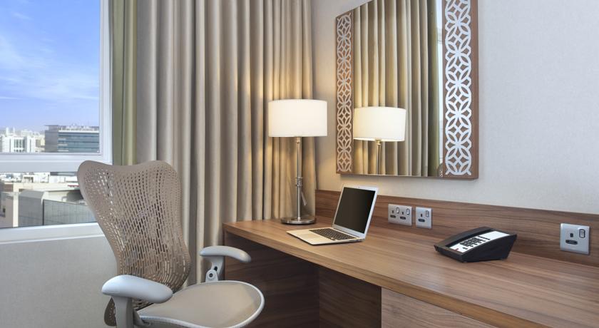 Номера в отеле Hilton Garden Inn Dubai Al Muraqabat, Дубай, ОАЭ