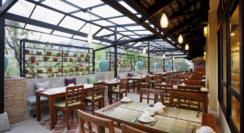 В ресторане