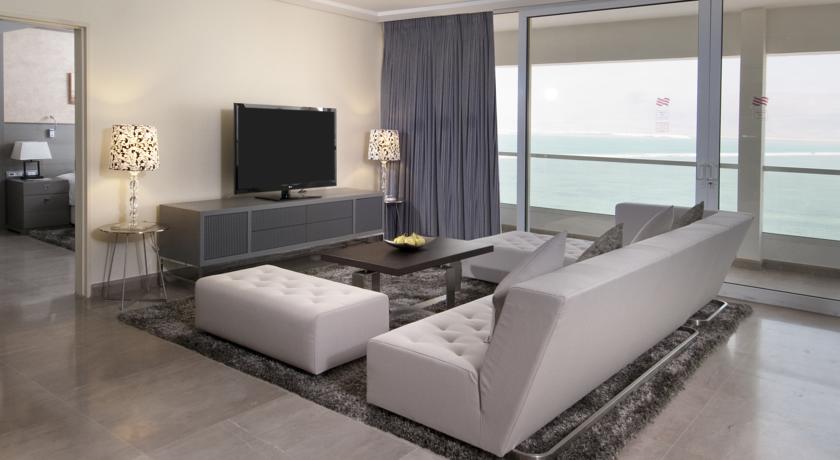 Номера в отеле Crowne Plaza Dead Sea Hotel, Эйн-Бокек, Израиль