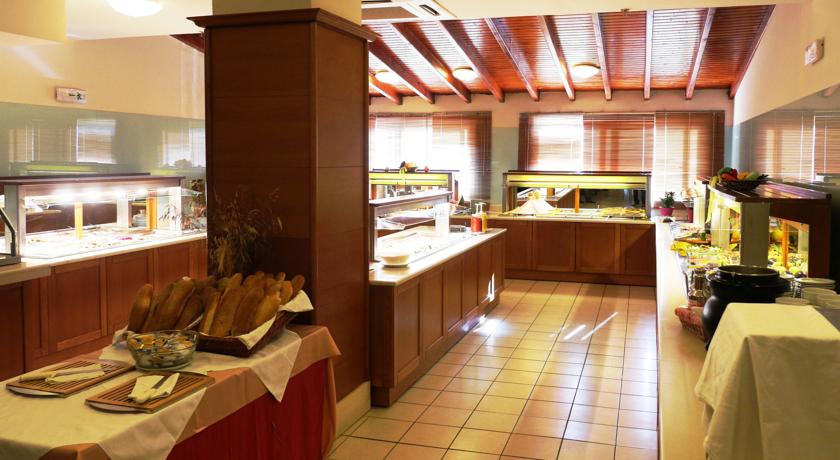 Ресторан со шведским столом