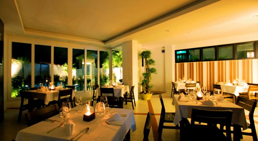 В ресторане