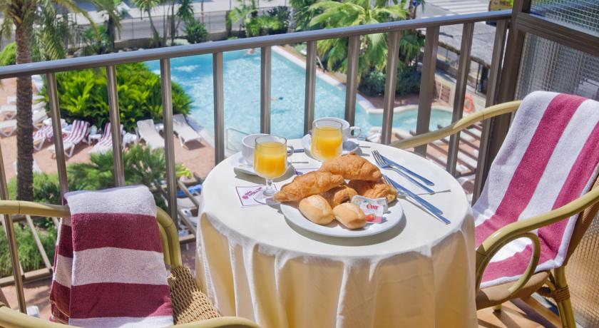 Мебилированный балкон номера