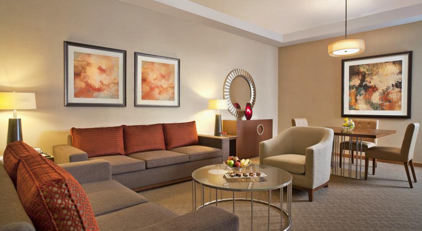 Номера в отеле Al Ghurair Rayhaan by Rotana, Дубай, ОАЭ