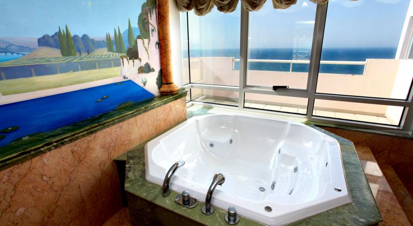 Номера в отеле Ramada Beach Hotel Ajman, Аджман, ОАЭ