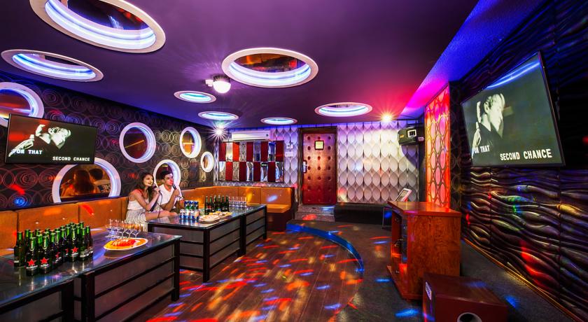 Караоке-бар