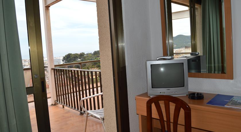 Выход из номера на террасу