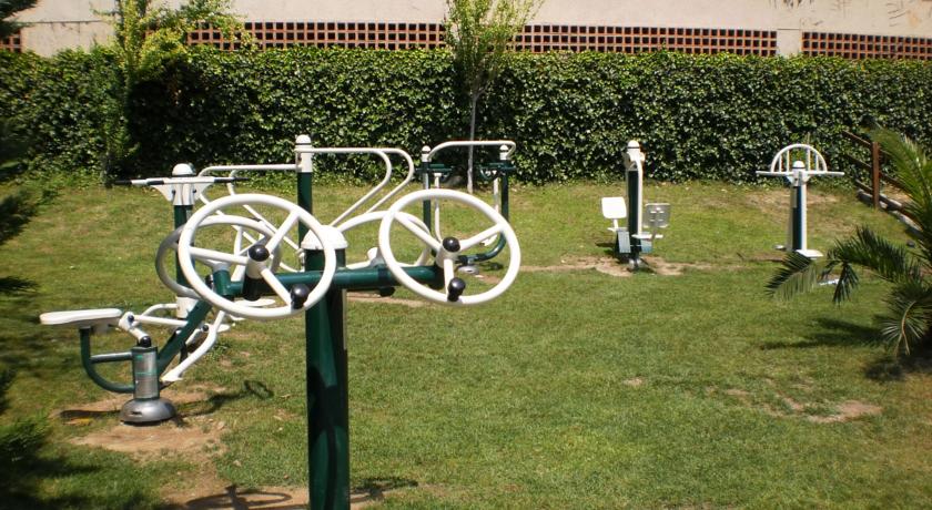 Тренажёрная площадка под открытым небом