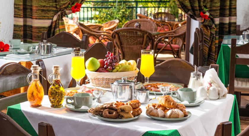 В ресторане