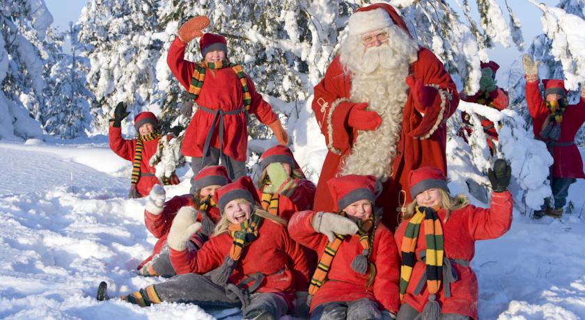 Организуются поездки в деревню Санта Клауса