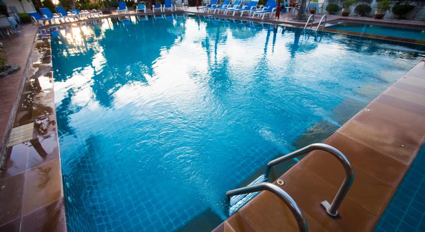 Открытый бассейн