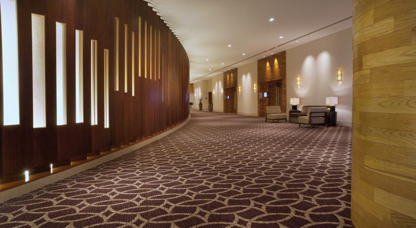 В коридоре отеля