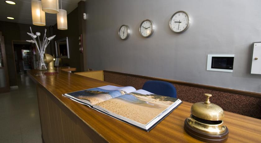 Рецепция в холле
