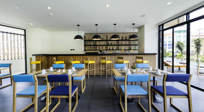 В ресторане