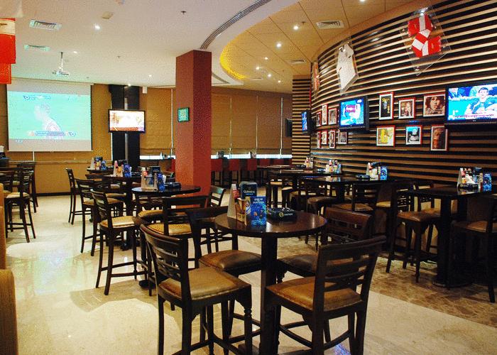 В ресторане