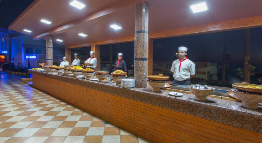 Ресторан, шведский стол