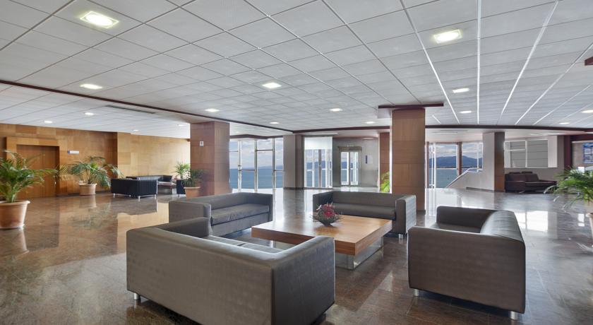 Лаунж в холле