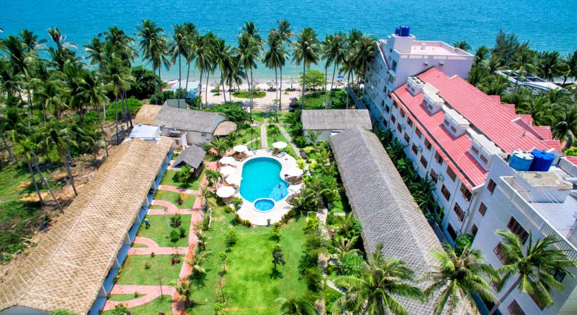 Территория отеля, вид сверху